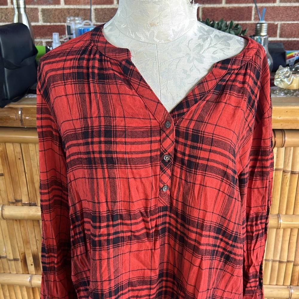 Universal Thread half buttons long sleeve dress shirt - Picture 2 of 13